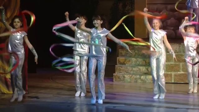 Клип "Этот мир такой цветной" смотреть онлайн