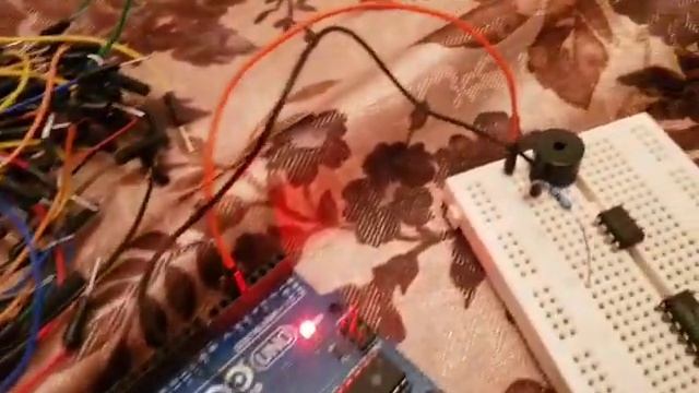Простой музыкальный плеер на Arduino без лишних компонентов.