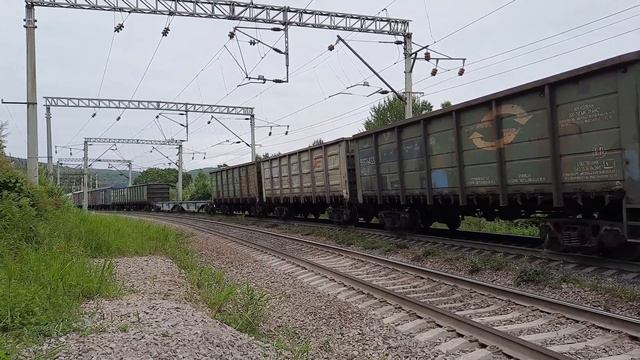 Электровоз 3ЭС5К-329 "Ермак" с грузовым поездом. смотреть онлайн