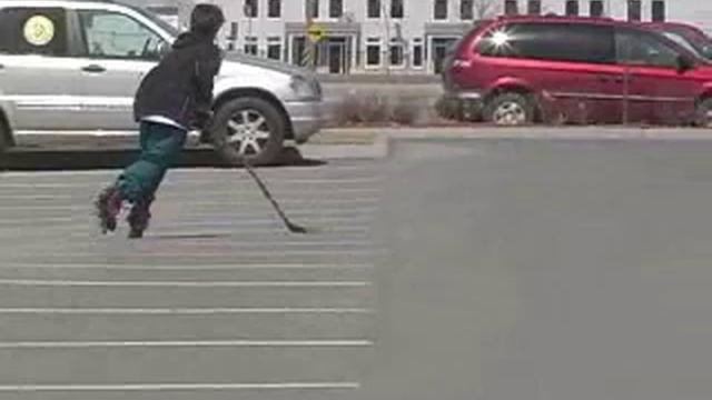 Тренировочные упражнения хоккеиста по катанию летом смотреть онлайн
