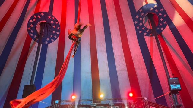 Super Circus Lunara- Acrobacia en telas- Pilar Quimeso смотреть онлайн