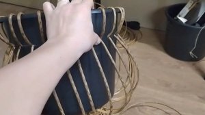 Кашпо горшочек из ротанга. Длина лозы на ведро 12 л. Плетение осьминожка