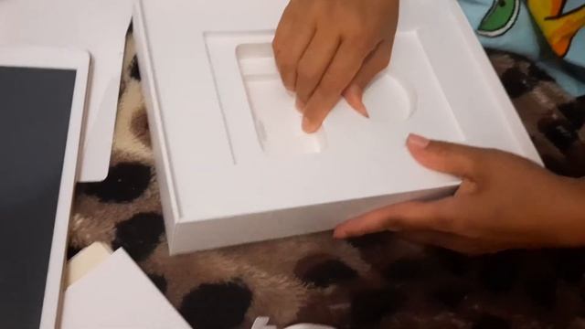 UNBOXING THE NEW APPLE IPAD 8GEN ROSE GOLD смотреть онлайн