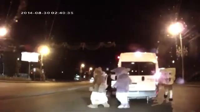 Лунтик, Микки Маус и Спанч Боб побили водителя в Челябинске смотреть онлайн