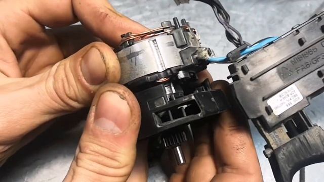 Бесщеточный Шуруповерт DeWalt DCD796 (Деволт DCD796) Не работает, разбор бесщеточного мотора