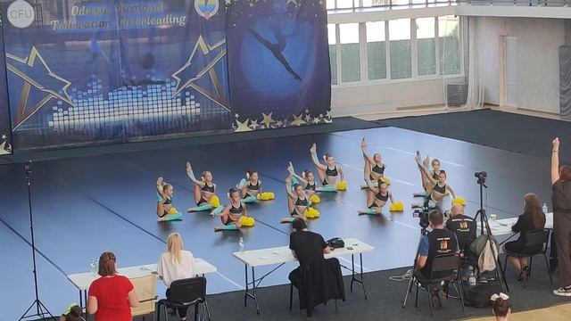 Марго выступает на соревнованиях по Черлиденгу. смотреть онлайн