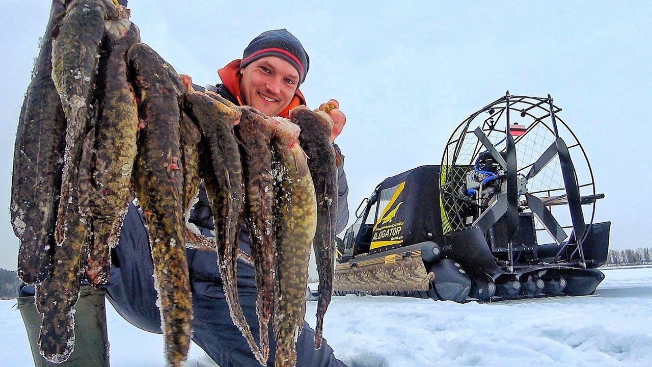 НАШЛИ РЫБУ и УШЁЛ ПОД ЛЁД! РАЗМЫВАЕТ ПОД НОГАМИ ПОСЛЕДНИЙ ЛЁД - вот это ЭКСТРИМ! смотреть онлайн
