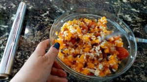 Вкусная тыква с рисом, курагой и изюмом в духовке.