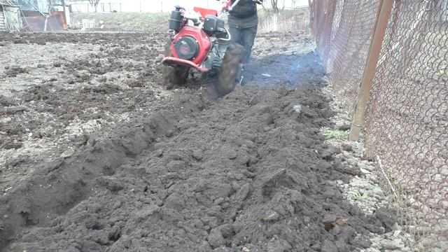 Весняна оранка і перегній - Мотор Січ 9-ДЕ смотреть онлайн