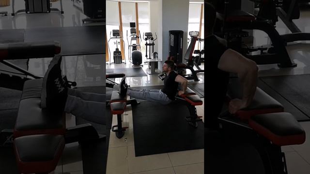 Push ups on triceps from the bench | Отжимания на трицепс от скамьи смотреть онлайн