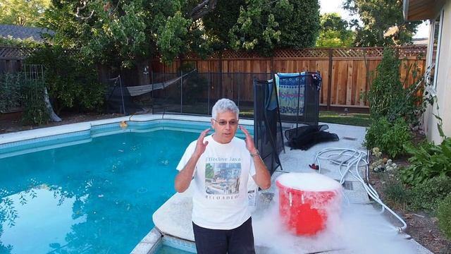 (Dry) Ice Bucket Challenge смотреть онлайн