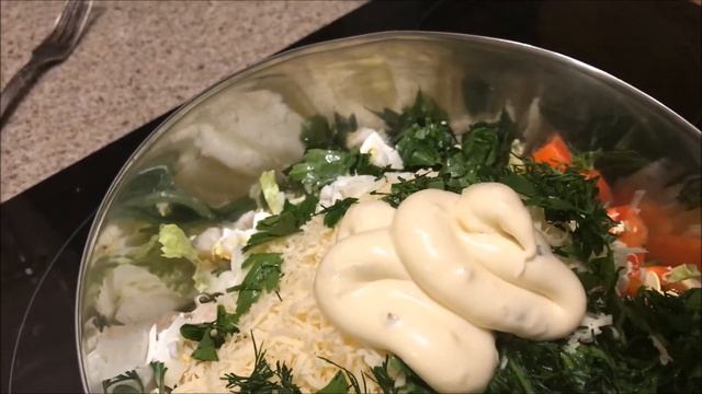 Салат из пекинской капусты, курицы, болгарского перца смотреть онлайн