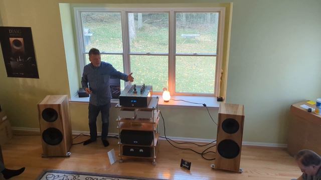 Lukssz Fikus introduces the revolutionary Lampizator Posseidon DAC смотреть онлайн