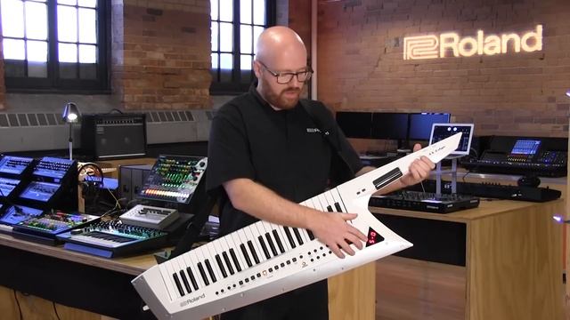 Roland AX-Edge Keytar [Product Demonstration] смотреть онлайн