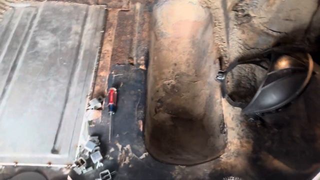 1949 Ford club coupe; the floor is welded in so now to grind it out смотреть онлайн