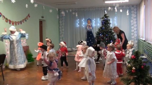 Новогодний утренник в ясельной группе (19 декабря 2017) смотреть онлайн