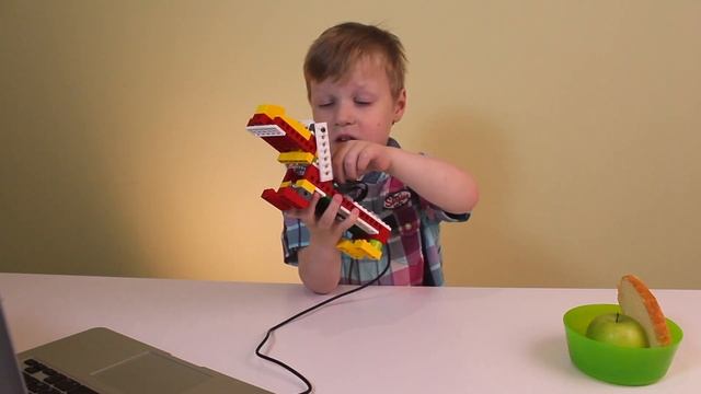 Собака из Lego WeDo / Lego WeDo Dog смотреть онлайн