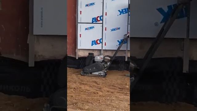 Виброплита (Wacker) в работе смотреть онлайн