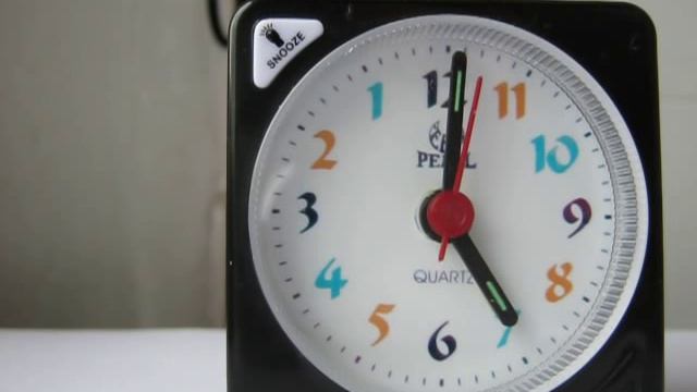 Часы идущие в обратную сторону смотреть онлайн