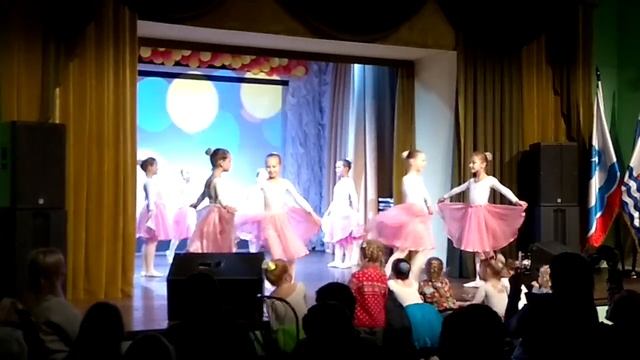 Танцевальный коллектив "Вдохновение". Праздник "День матери". 23.11.2018г. смотреть онлайн