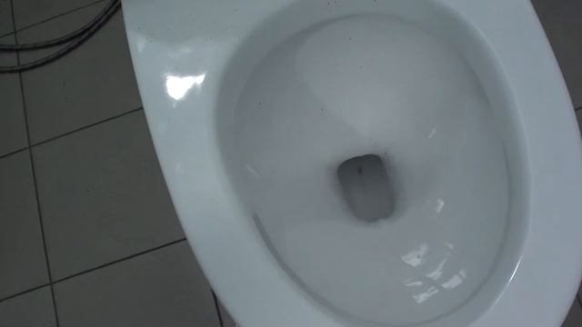 Обзор, подключение и "тест-драйв" безбачкового унитаза , IDDIS Pulse, PULIDSEi26. смотреть онлайн