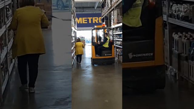 Часть 3. Охрана труда нарушается в торговом центре METRO Cash & Carry на мкад 104 км Москва смотреть онлайн