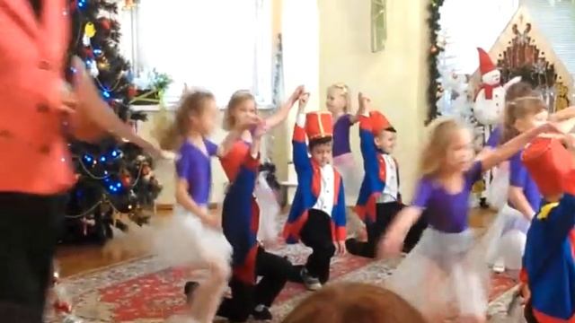 2012 12 Утренник / Танец смотреть онлайн