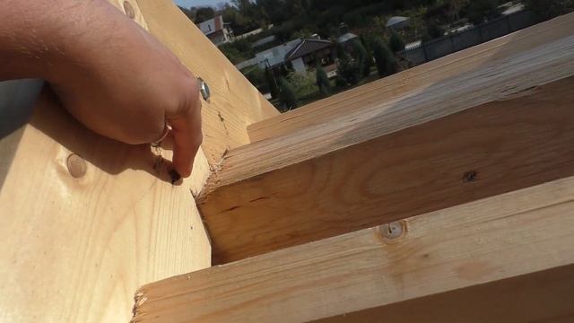 Монтаж стропил на металлические перфорированные крепления. Строим Барнхаус 7х17м