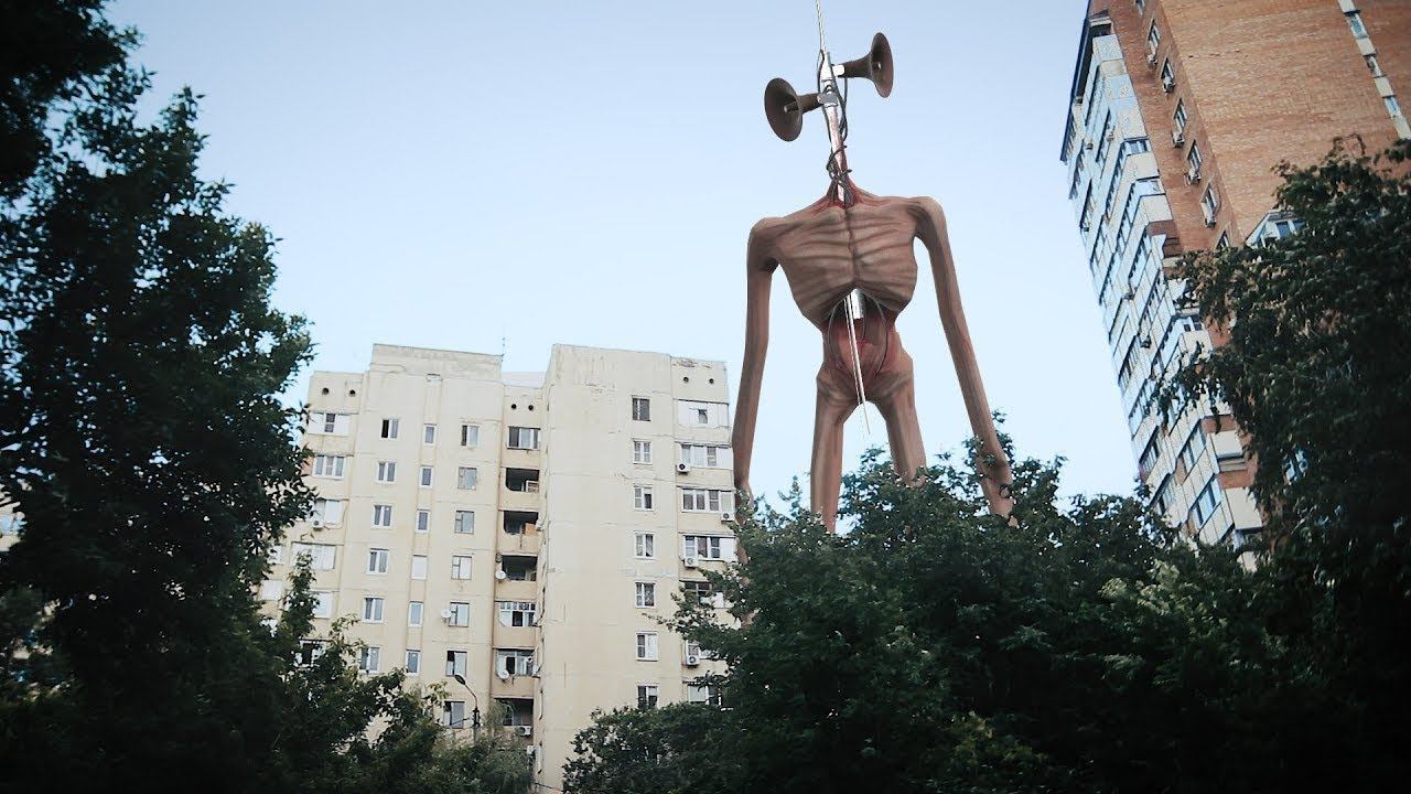 СИРЕНОГОЛОВЫЙ ГУЛЯЕТ ПО ГОРОДУ РОССИИ смотреть онлайн