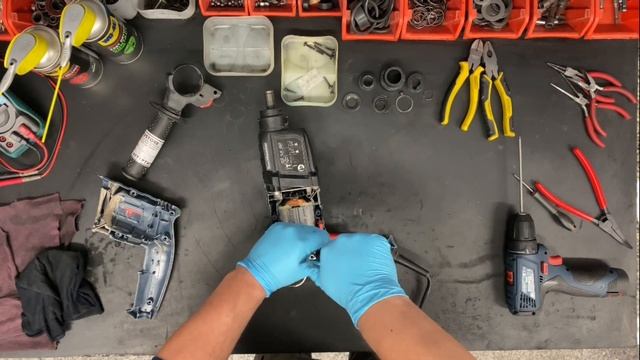 BOSCH GBH 2-20 D / CUM SE DEZASAMBLEAZA / HOW TO DISASSEMBLE смотреть онлайн