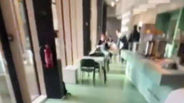 «Это не морковка!» Как в новых нарвских эстонских школе и гимназии проходит обед смотреть онлайн