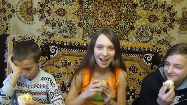ЕДИМ ЛУК/ЛИМОН/АПЕЛЬСИН*СТОШНИЛО. . .EAT ONION / LEMON / ORANGE * Puked
