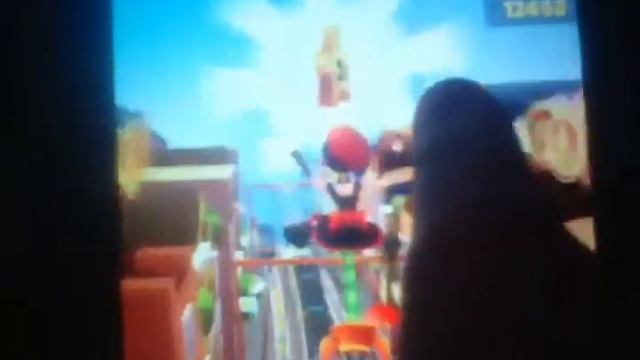 Играем в бегалку ( лагучий планшет!) смотреть онлайн