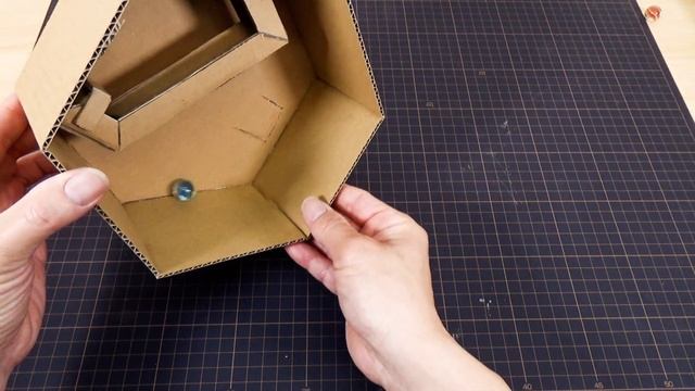 【ダンボール工作】何色が出るかな？ガラポンの作り方★How to make Bingo machine★ смотреть онлайн
