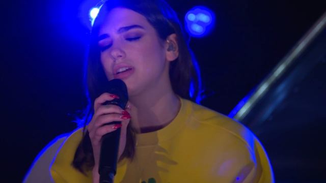 Dua Lipa covers Arctic Monkeys Do I Wanna Know? in the Live Lounge смотреть онлайн