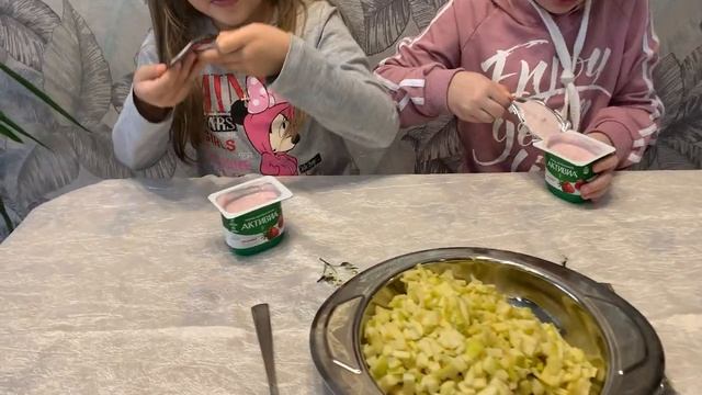 Готовим с детьми I Фруктовый салат I смотреть онлайн