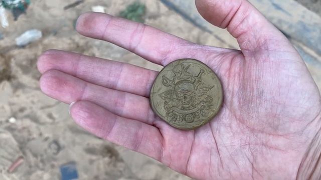 Secrets of the abandoned sandboxes Тайны заброшенных ПЕСОЧНИЦ/НАХОДКИ в детских ПЕСОЧНИЦАХ смотреть онлайн