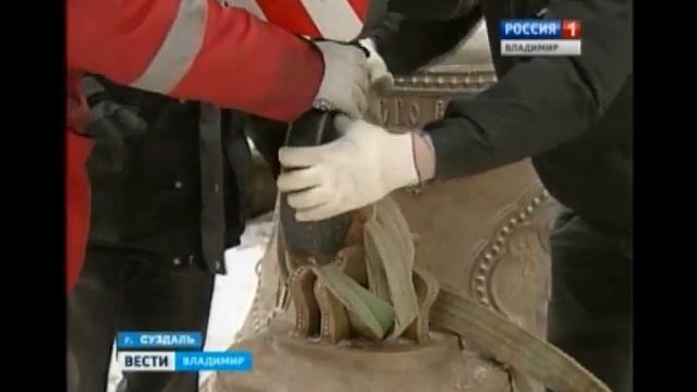 На колокольню Ризоположенского монастыря в Суздале подняли колокола репортаж смотреть онлайн