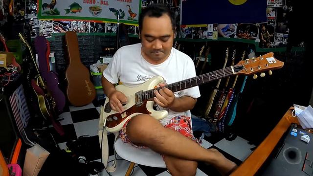 Guyatone LG 50T (Mosrite Copy) Vintage Japanese Guitar Gold Foil Pickup with Fender Pro Jr смотреть онлайн