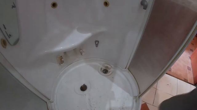 Душевая кабина которая не сломается TEUCO Чистка | МатвеевAV смотреть онлайн