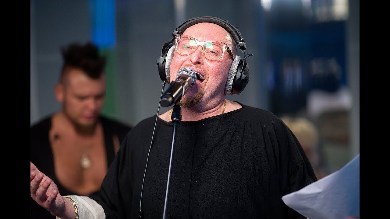 ️ Шура - Ты Не Верь Слезам (LIVE @ Авторадио) смотреть онлайн