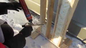 Как ведёт себя монтажная пена на морозе. Монтажная пена, испытание холодом.