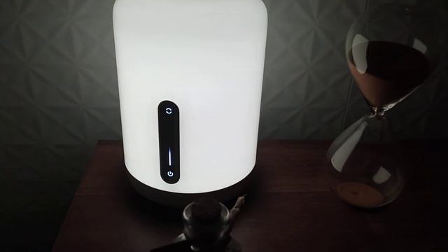 Xiaomi Mi Bedside Lamp 2 смотреть онлайн