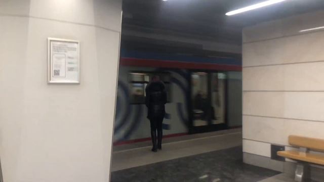Электропоезда Москва 2020 Дейна на станции метро Авиамоторная (БКЛ) 22 февраля 2023 года смотреть онлайн