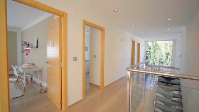 Продается современная вилла в пригороде Валенсии. смотреть онлайн