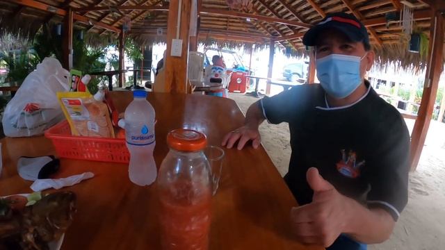 American Invades Ecuador Beach Restaurant Then This Happens смотреть онлайн