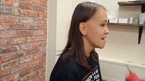 я проколола септум в 14 лет :) больно ли? как разрешила мама?