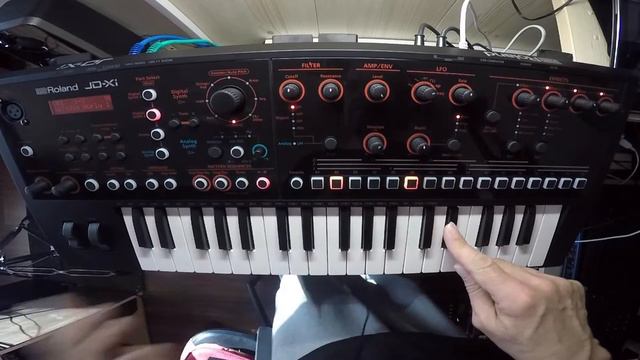 Roland JD-Xi (Loop Rec Demo) смотреть онлайн