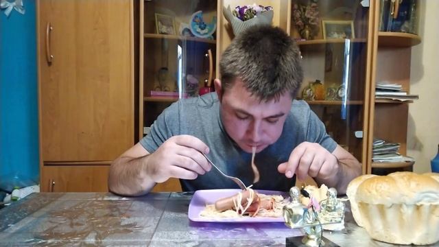 МУКБАНГ ?️ MUKBANG ? СПАГЕТТИ З КОЛБАСКАМИ В КЕТЧУПЕ ?Ответы на Вопросы ? #обжор #асмр #мокпан