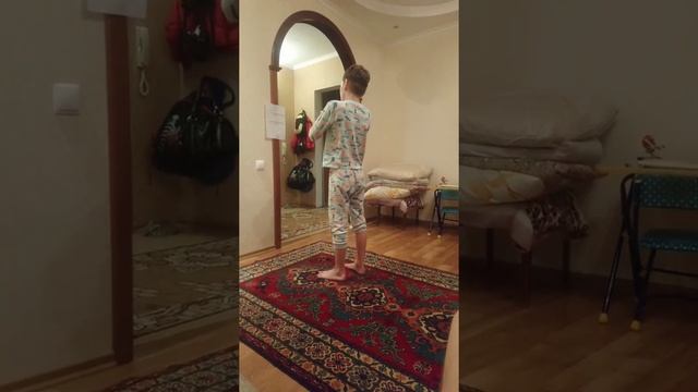 Рома играет на блок-флейте смотреть онлайн